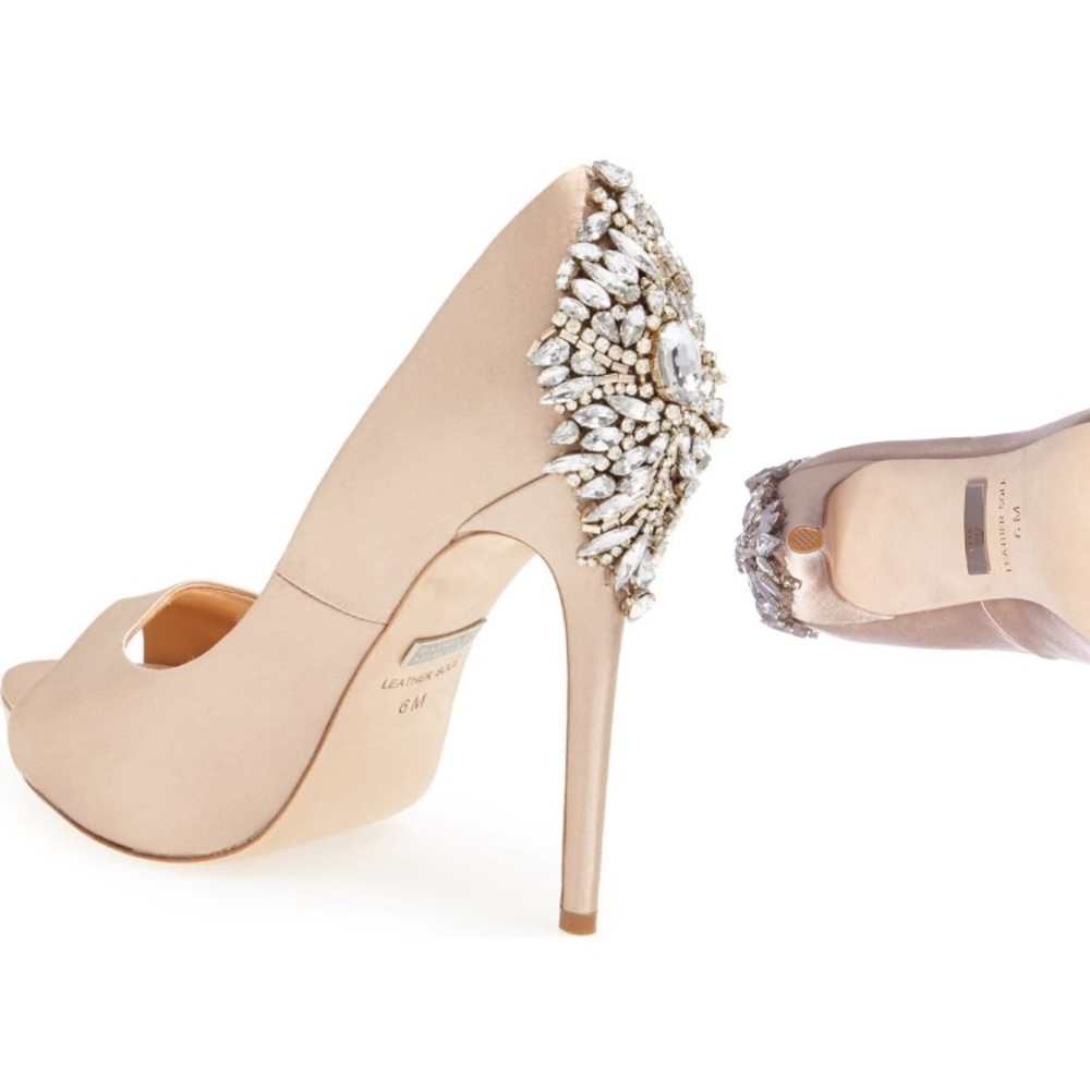 Badgley Mishka Kiara Crystal Pump size 7